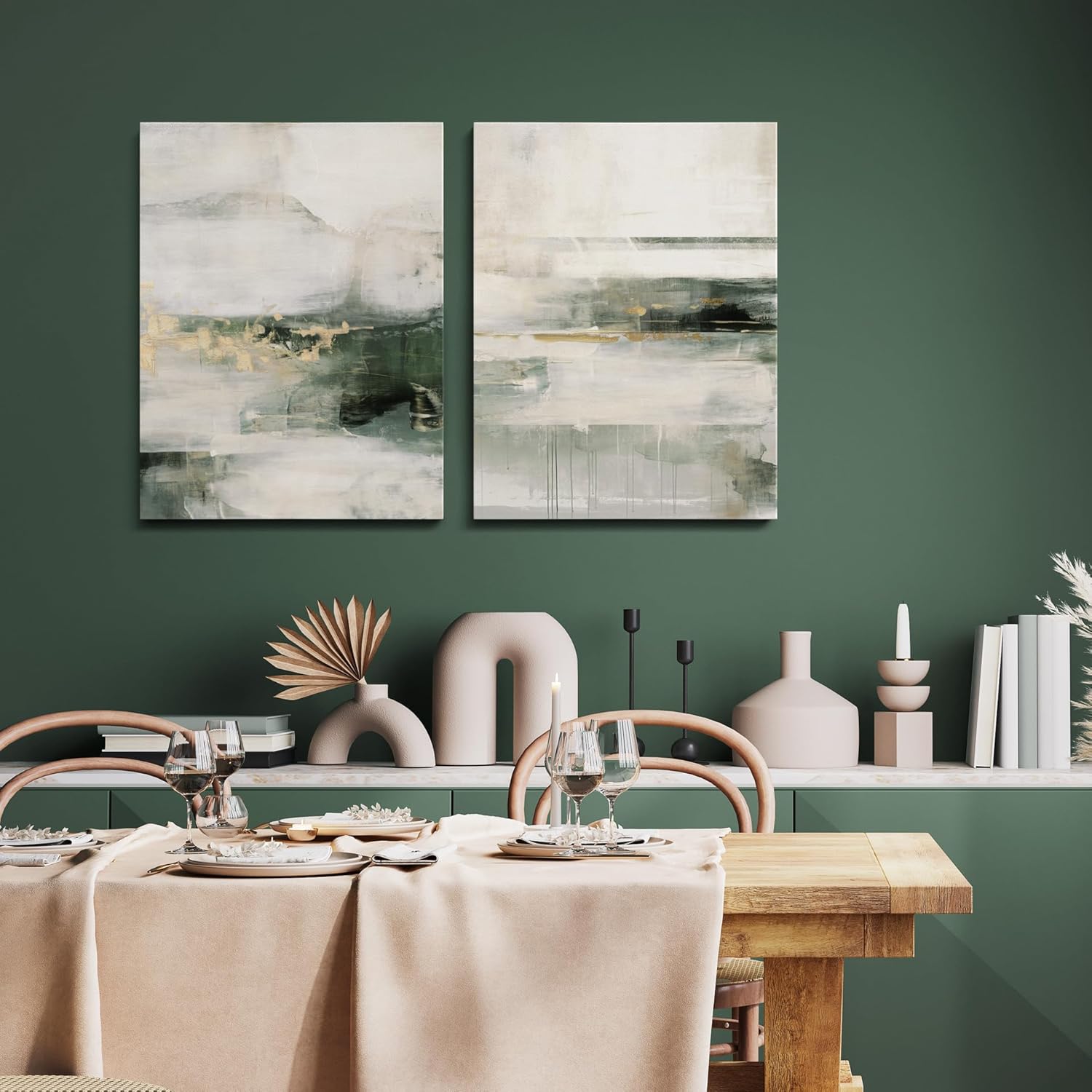 Leinwand Bilder Set - beide Bilder mit malerischem und abstaktem Kunstdruck im minalistischen Design. Helle abstrakte Kunst mit Aktenten in Gold und dunklem Grün.